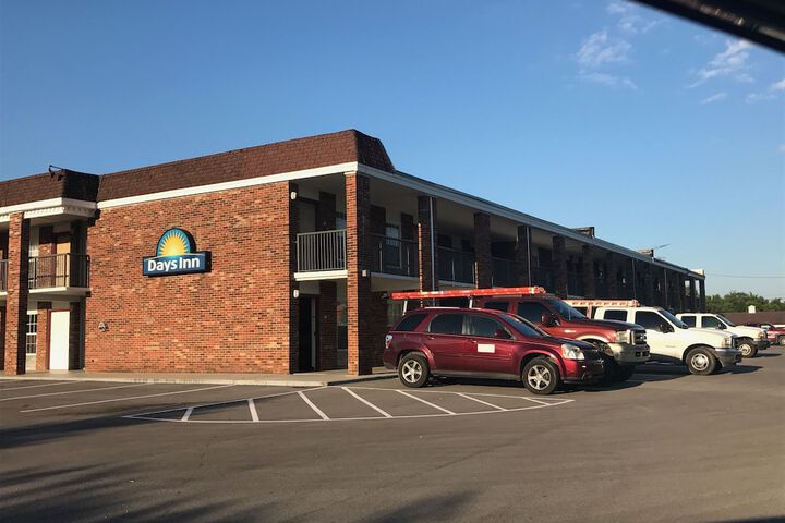 Days Inn by Wyndham Cave City