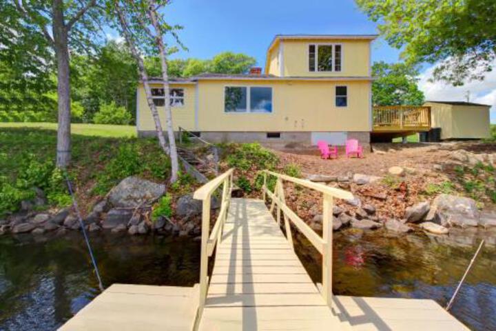 Damariscotta Lakefront Retreat