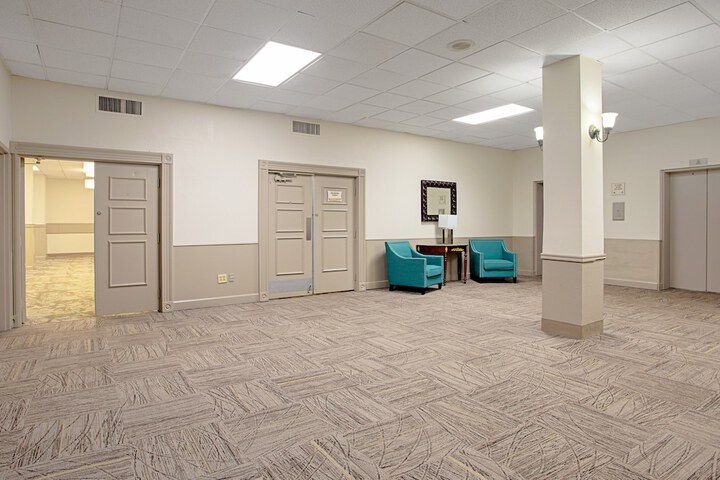 Ballroom/Hall 66 of 80
