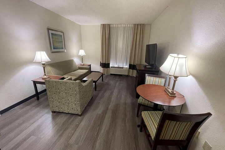 Room 46 of 141