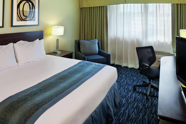 DOUBLETREE BY HILTON NORWALK