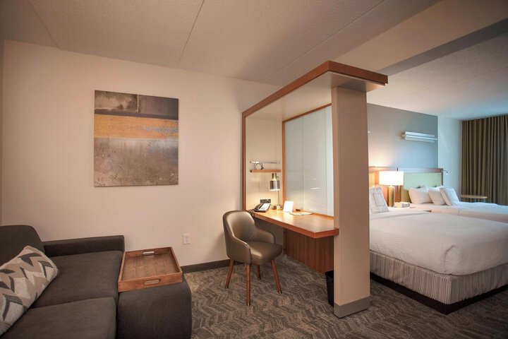 Room 26 of 38