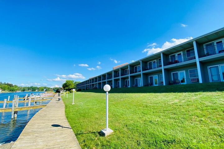 Fleetwood Inn & Suites