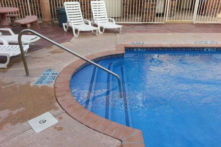 Pool 12 of 33