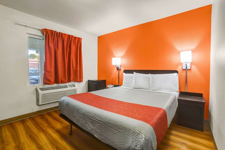 Room 16 of 41