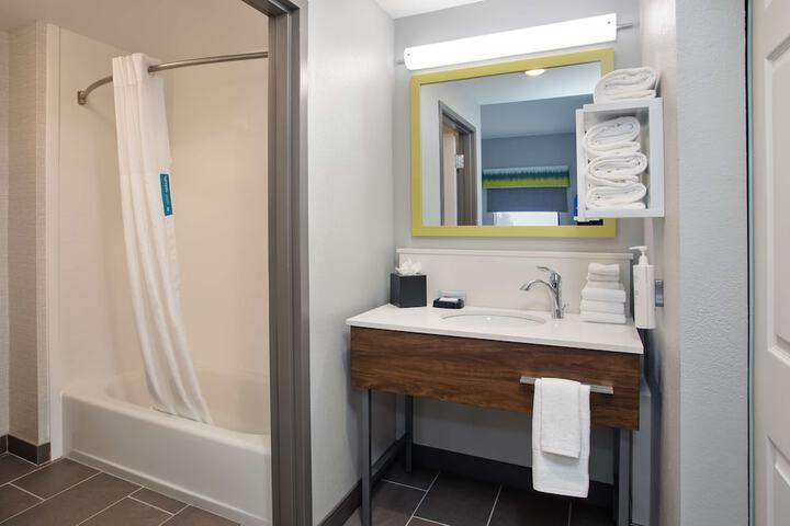 Room 10 of 46