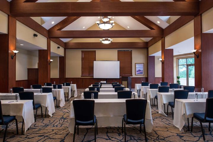 Hilton San Antonio Hill Country