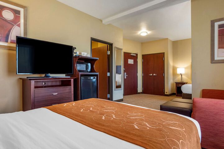 Room 9 of 32