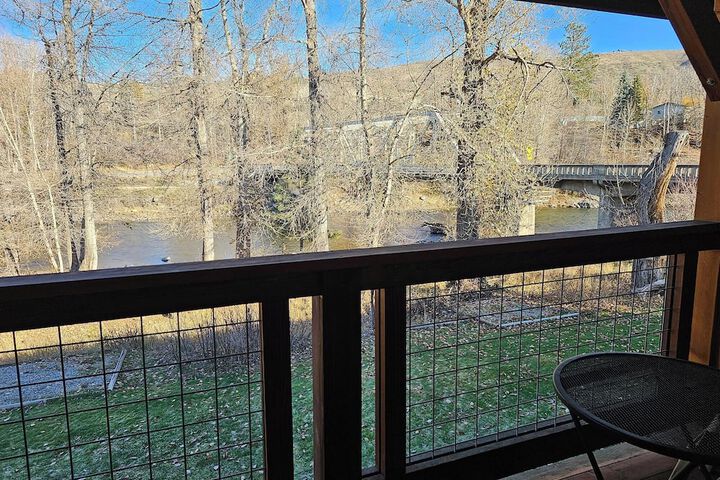 Methow River Lodge & Cabins