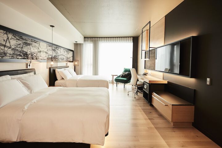 Room 33 of 44