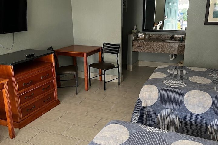 Room 21 of 33