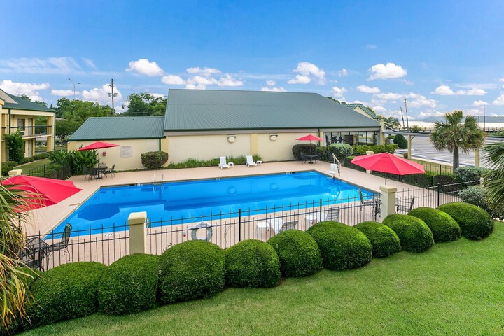 Quality Inn & Suites near Lake Eufaula