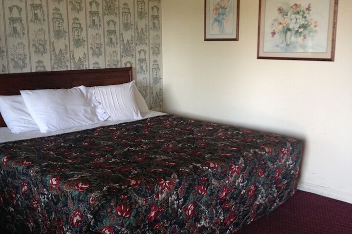 Room 21 of 37