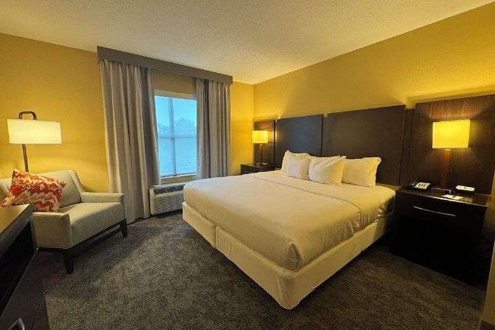 Comfort Inn & Suites Lexington Park near Pax River