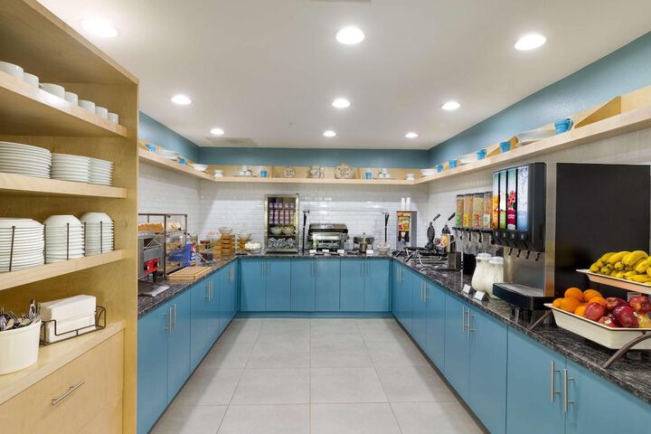 Country Inn & Suites by Radisson St. Petersburg - Clearwater, FL