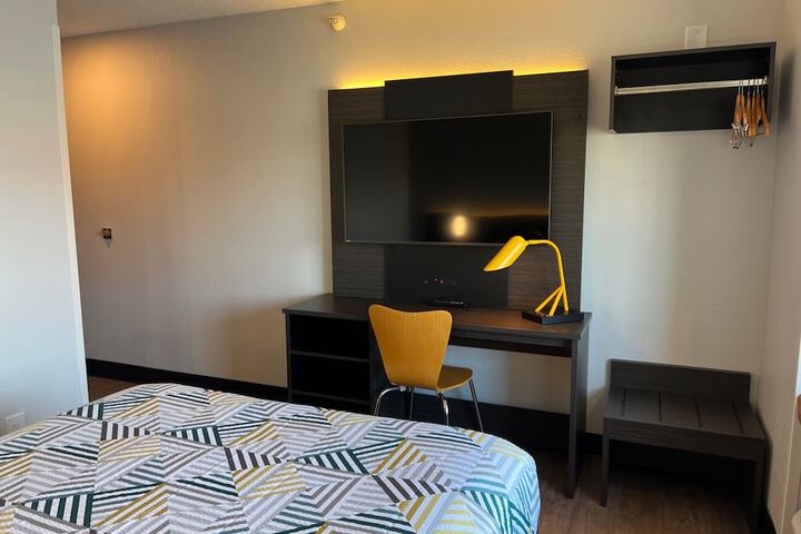 Room 14 of 28