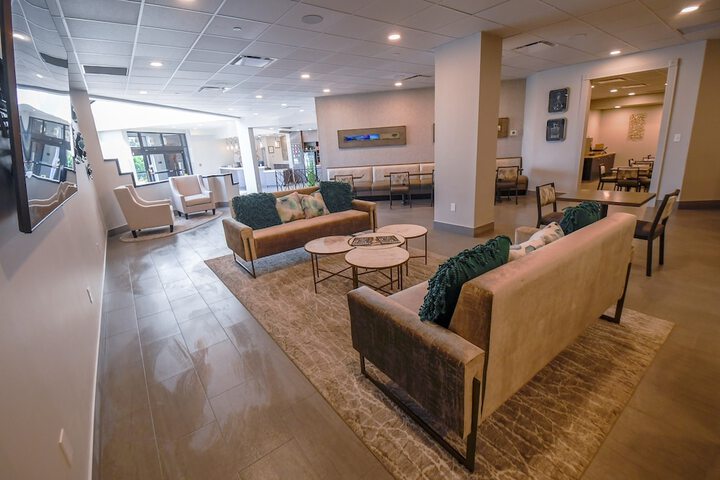 Euro Suites Hotel