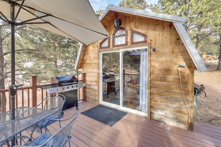 Tiny Cabin w / Outdoor Dining Area - Near Keystone!
