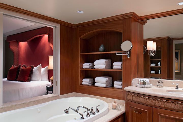 Room 33 of 53