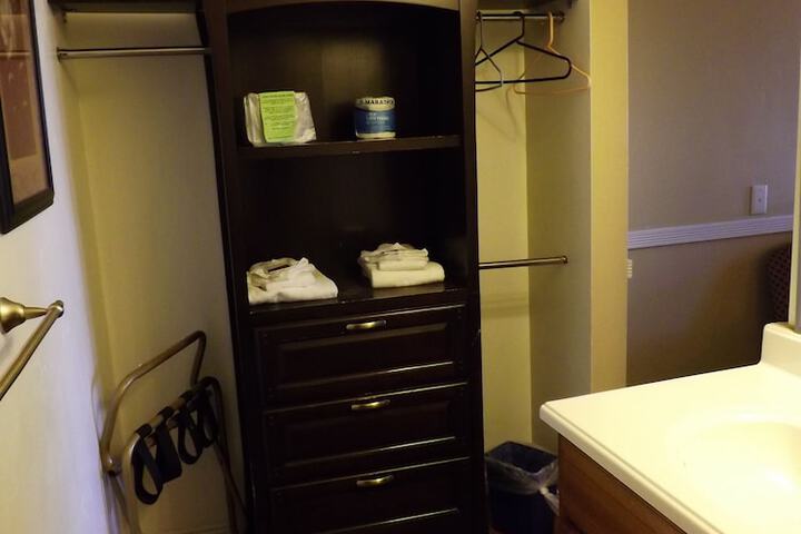 Room 6 of 47