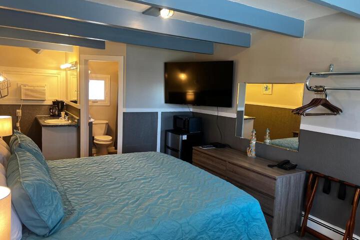Claddagh Motel & Suites