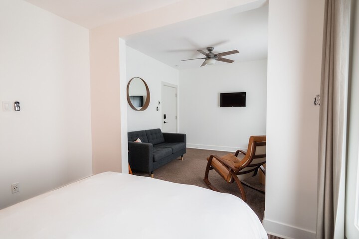 Room 49 of 69