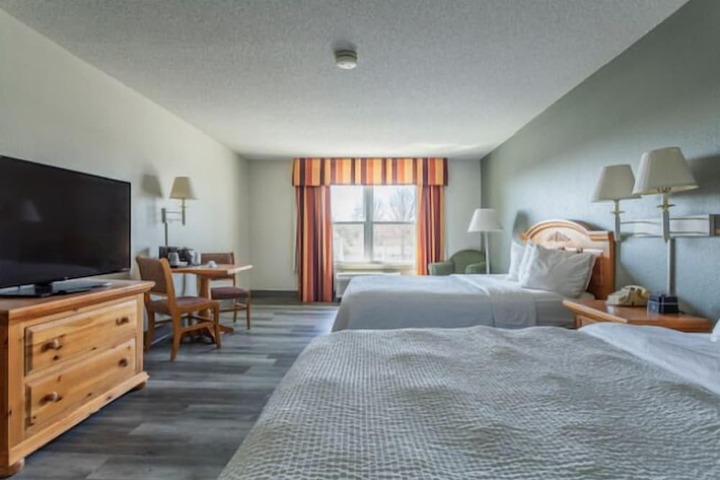 Lancaster Inn and Suites