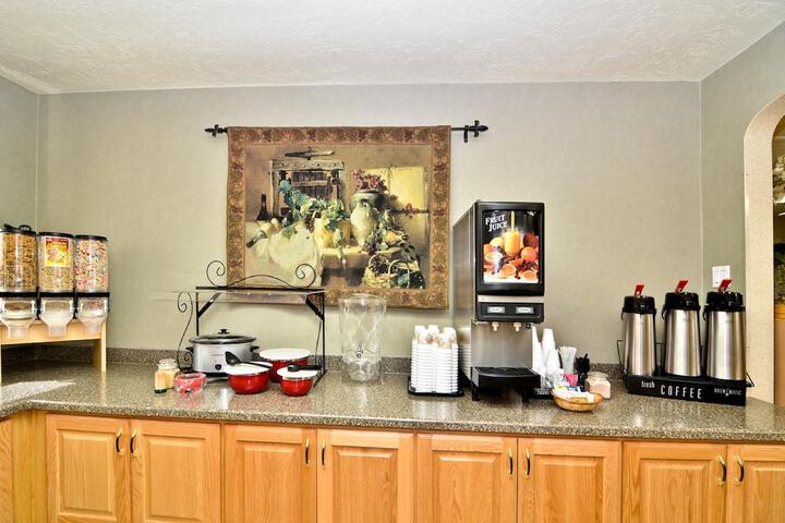 Breakfast/Coffee Service 39 of 45