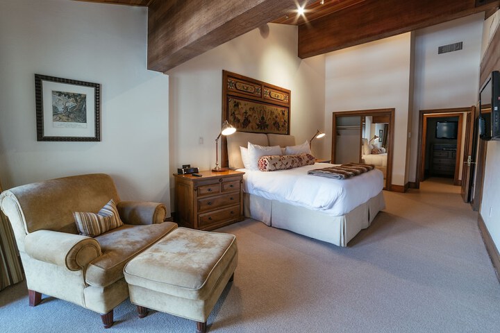 Stein Eriksen Lodge