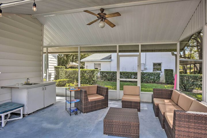 Cottage w / Private Pool - Walk to Lake Wales!