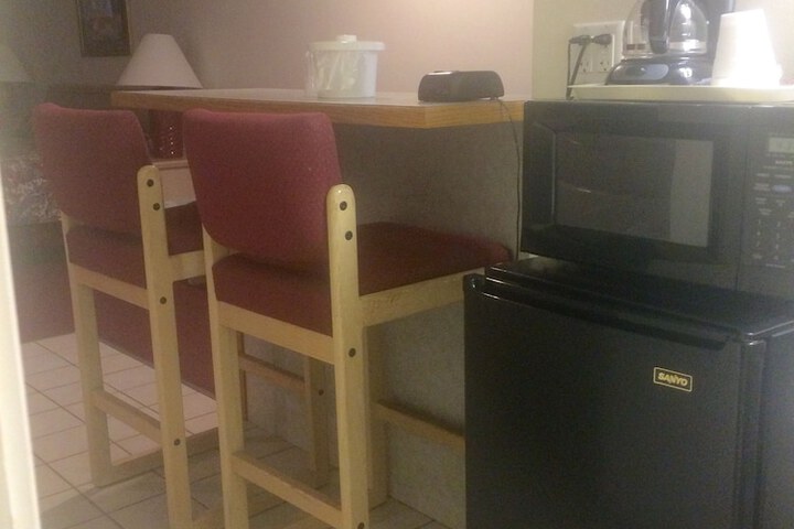 Room 8 of 10