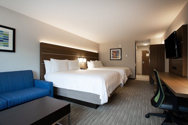 Holiday Inn Express & Suites Deland South by IHG