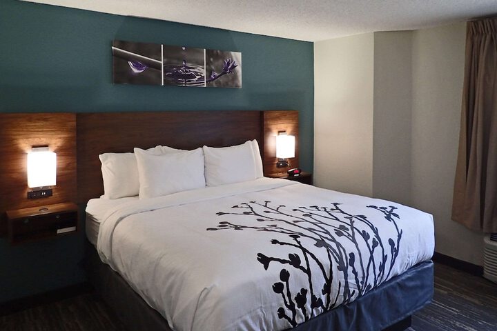 Room 11 of 20