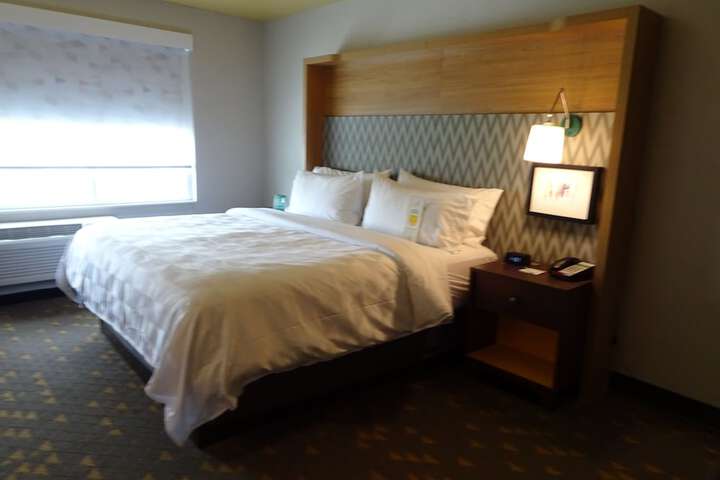 Room 21 of 37