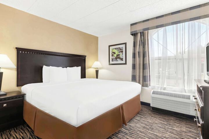 Room 16 of 36