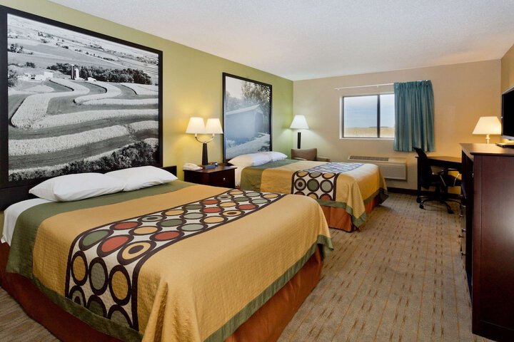 Room 7 of 14