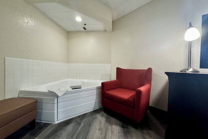 Quality Inn & Suites Alexandria
