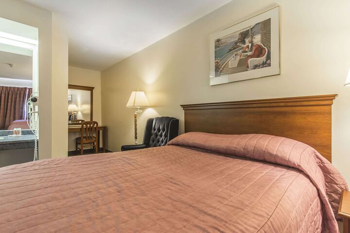 Room 34 of 48