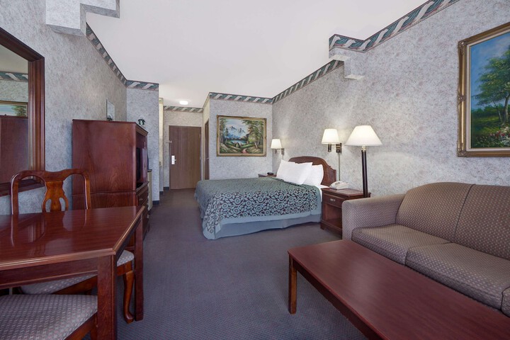 Room 9 of 17