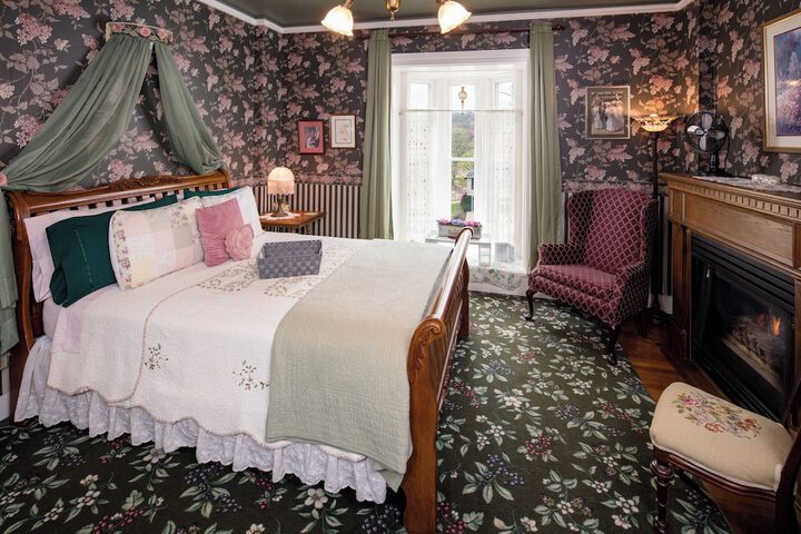 Room 12 of 24