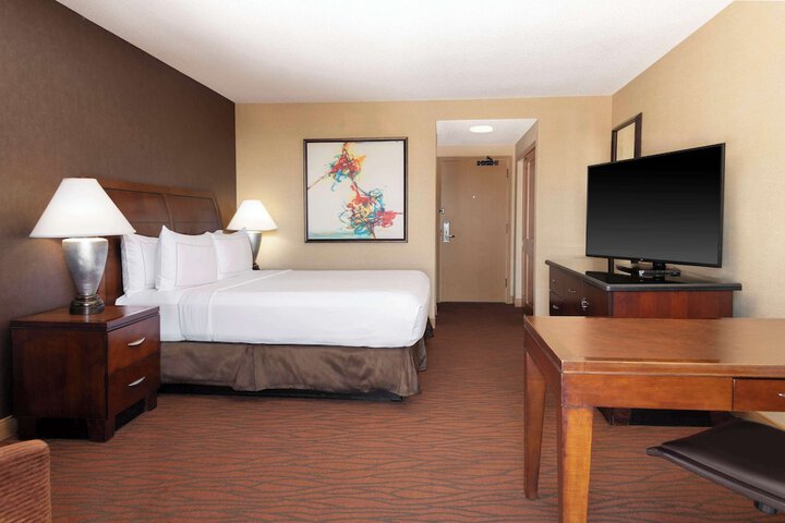 Hilton Orange County / Costa Mesa