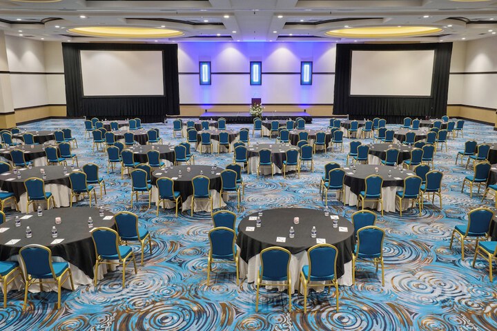 Mohegan Pennsylvania Casino Resort - Adults Only 21+