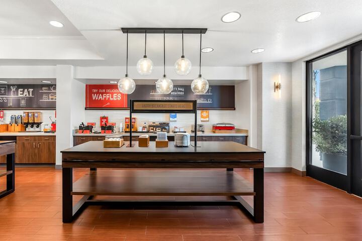Hampton Inn & Suites Lathrop