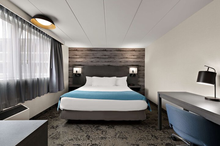 Room 28 of 75