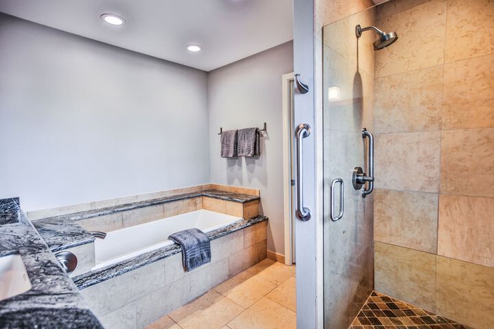 Paina Hale 4.5 Bathrooms Home