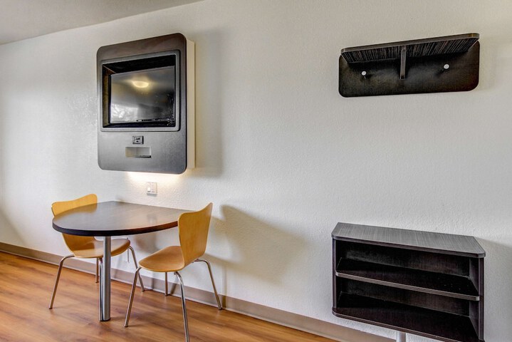Motel 6 Waco TX - Lacy Lakeview