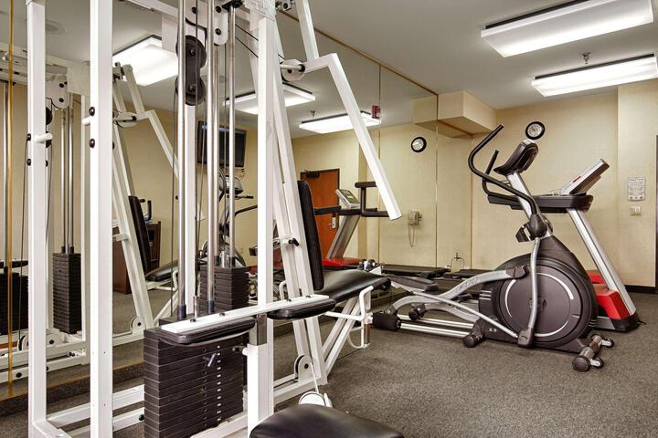 Best Western Plus Airport Inn Suites