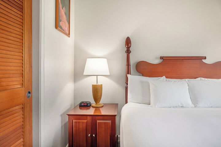 Room 105 of 128