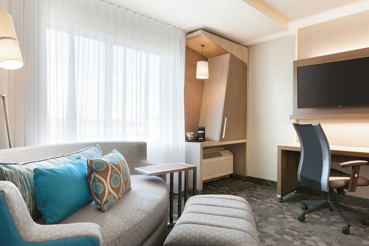 Room 15 of 33