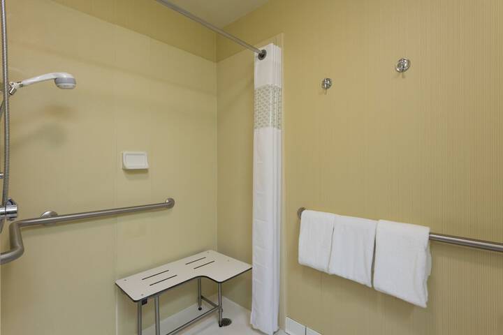 Room 25 of 48